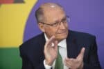 Alckmin visita a feira do MST para conhecer de perto a realidade e os desafios enfrentados pelos movimentos sociais