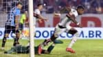 São Paulo conquista vitória nos minutos finais e coloca o Grêmio na zona do rebaixamento do Campeonato Brasileiro