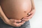 Perda de bebê em gestação avançada: compreenda as causas possíveis do óbito