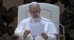 O Papa Leão XIV encontrou-se com jornalistas no Vaticano na segunda-feira (12)