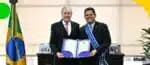 Ministro Lewandowski homenageia Alcolumbre com medalha da Ordem do Mérito da Justiça