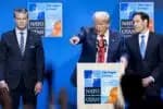 Den Haag (Netherlands), 25/06/2025.- US President Donald Trump (C) attends a press conference with US Defence Secretary Pete Hegseth (L) and US State Secretary Marco Rubio (R) after the NATO Summit in The Hague, Netherlands, 25 June 2025. (Países Bajos; Holanda, La Haya) EFE/EPA/Robin van Lonkhuijsen