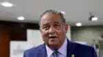 Senador Eduardo Gomes (PL-TO), relator do projeto O PL 5.008/2023 que prevê a liberação dos dispositivos, também conhecidos como vapes - Comissão de Assuntos Econômicos do Senado adia a votoção do projeto de lei que regulamenta a comercialização dos cigarros eletrônicos, hoje proibida no país. | Sérgio Lima/Poder360 - 20.ago.2024