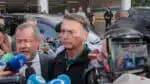 O ex-presidente Jair Bolsonaro ( PL) deixa a Polícia Federal em Brasília após prestar depoimento em um inquérito que apura a atuação do deputado federal licenciado Eduardo Bolsonaro  (PL-SP) nos Estados Unidos contra autoridades brasileiras.
A investigação foi aberta a pedido da Procuradoria-Geral da República (PGR), que vê indícios de que o ex-presidente tenha sido beneficiado diretamente pelas ações do filho. | Sérgio Lima/Poder360 - 05.jun.2025