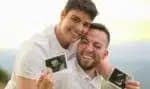 Lucas Rangel e Lucas Bley exibem barriga que anuncia a chegada de um filho