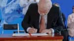 Presidente Lula assina aumento salarial e benefícios para servidores públicos da administração federal, com um investimento de R$ 73 bilhões