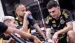 Neymar, com o elenco do Santos, retorna das férias e começa a intertemporada