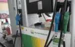 PR - COMBUSTÍVEL/ICMS/AUMENTO - ECONOMIA - Vista de bomba em posto de combustíveis em Curitiba, nesta terça-feira, 28. O Imposto sobre Circulação de Mercadorias e Serviços (ICMS) estadual será elevado em R$ 0,10 por litro de gasolina a partir do próximo sábado (1º), enquanto que o tributo sobre o diesel será elevado em R$ 0,06. Não está prevista mudança na tributação do etanol. 28/01/2025 - Foto: ERNANI OGATA/CÓDIGO19/ESTADÃO CONTEÚDO