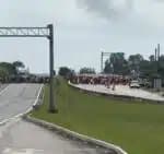 Indígenas interrompem o tráfego em BR-101 em Mamanguape em protesto contra genocídios; assista ao vídeo