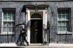 Homem detido em Londres, sob suspeita de atear fogo à residência do primeiro-ministro