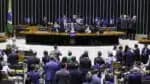 Parlamento vota em punições mais severas para delitos envolvendo armas restritas