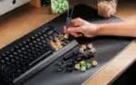 Razer apresenta seu primeiro teclado barebones: BlackWidow V4 75% sem teclas