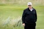 TURNBERRY (United Kingdom), 27/07/2025.- US President Donald J. Trump speaks to the media while playing golf at Trump Turnberry golf course during a private visit in Turnberry, Scotland, Britain, 27 July 2025. US President Trump is in Scotland where he will visit his golf courses and meet with UK Prime Minister Keir Starmer. (Reino Unido) EFE/EPA/TOLGA AKMEN