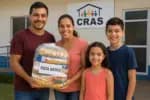 CRAS distribui cestas básicas para famílias de baixa renda em caráter mensal