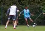 Luiz Gustavo realiza primeiro treino técnico com o elenco do SP após sofrimento tromboembólico