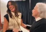 Bruna Marquezine demonstrava emoção ao receber o elogio de Fernanda Montenegro
