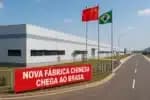 A economia brasileira avança com a instalação de uma fábrica chinesa, gerando novos postos de trabalho e promovendo o desenvolvimento
