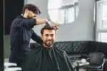 Corte masculino contemporâneo para aumentar a autoconfiança