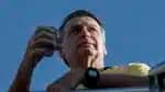 O ex-presidente Jair Bolsonaro (PL) participou da passeata a favor da anistia dos presos pelo 8 de Janeiro que realizada em Brasília nesta 4ª feira (7.mai.2025). Na 3ª feira (6.mai), havia dito que a chance de comparecer era “próxima de zero”. A manifestação, organizada por Malafaia, começou às 16h e teve como destino a Esplanada dos Ministérios, mas não chegou ao Congresso, Bolsonaro falou em frente Catedral de Brasília . O evento teve discursos de deputados e do pastor. A ex-primeira-dama Michelle Bolsonaro também discursou em um trio elétrico.| Sérgio Lima/Poder360 - 07.mai.2025