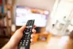 Como selecionar a TV perfeita de até R$ 2.500 em 2025: dicas sobre tamanho, resolução e mais!