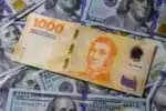 Milei impulsiona recuo da Argentina e alta do dólar