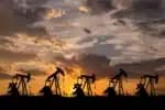 Petróleo sobe com aumento das sanções de Trump à Rússia; Brent avança 4,71% e WTI 4,92%