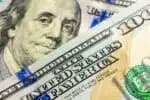 Dólar em queda e real em alta; Ibovespa sofre com pressão das commodities
