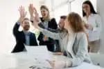 Estudo revela que líderes que inspiram confiança criam equipes mais felizes e menos estressantes