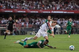 Marcas avaliam risco de patrocinar futebol em descrédito