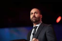 Eduardo Bolsonaro falta em audiência no STF: o que a PGR alega sobre chantagem?