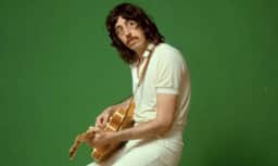 Tim Bernardes revela datas finais de “Mil Coisas Invisíveis” em 8 cidades! Veja o roteiro