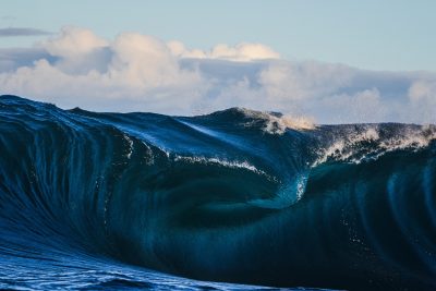 Imagem do post Um estudo diz que as ondas do mar estão se tornado mais fortes ocorrendo pelo aquecimento global