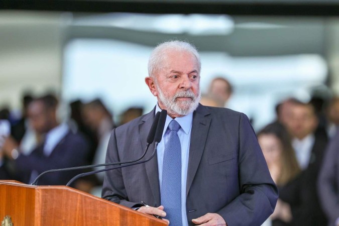 Lula veta completamente o projeto que reduz encargos sobre a folha de pagamento de 17 setores da economia