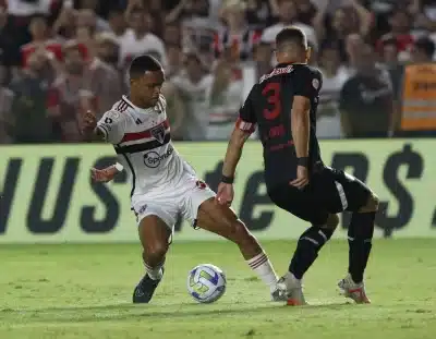 Imagem do post Com James lesionado, Juan pode ser titular em dois jogos seguidos pelo São Paulo pela primeira vez