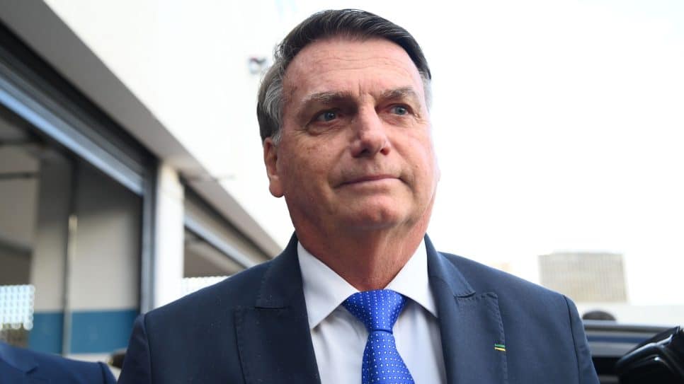 Bolsonaro afirma que solicitou ao assistente de Netanyahu ajuda para libertar brasileiros em Gaza