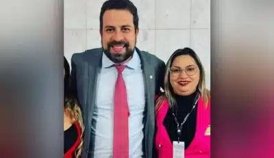 Imagem do post Boulos responde a apoiadores de Bolsonaro sobre foto com a “dama do tráfico” na Câmara