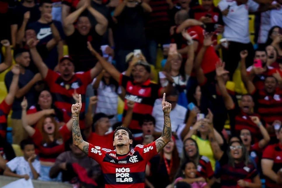 Flamengo ganha do Palmeiras por 3 a 0 e chegou ainda mais perto do título