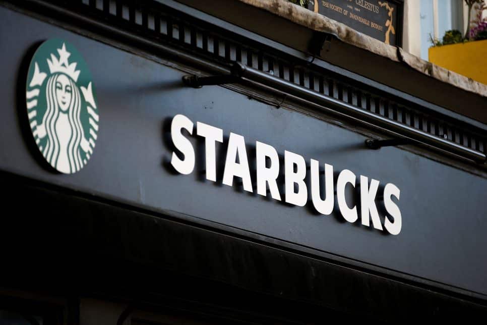 No Brasil, a franquia Starbucks perdeu a licença da marca em 13 de outubro