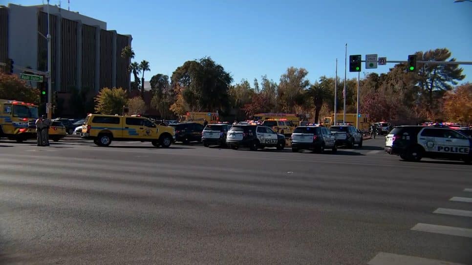 Alunos da Universidade de Nevada relatam estar assustados durante um tiroteio