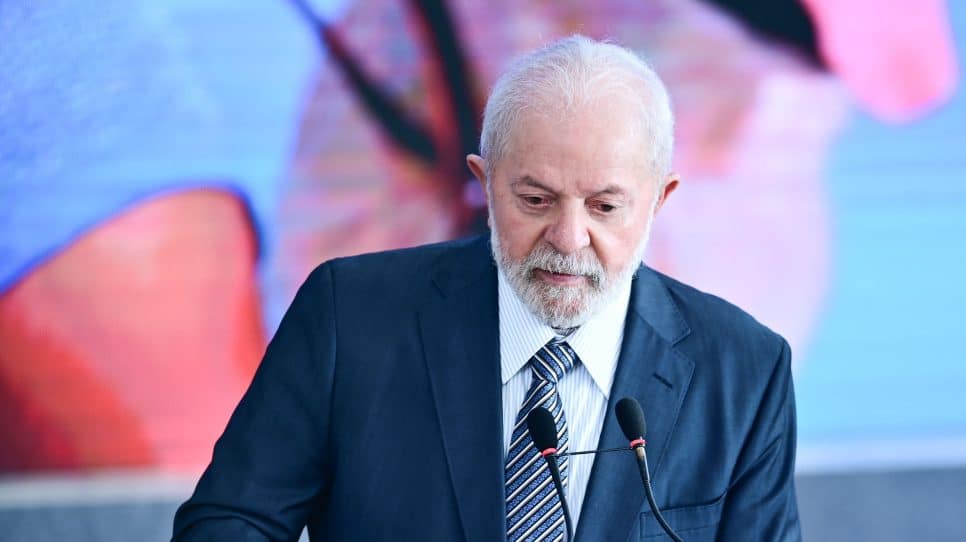 Lula proíbe que fundos do BNDES sejam usados na venda da Braskem e considera possível investimento da Petrobras