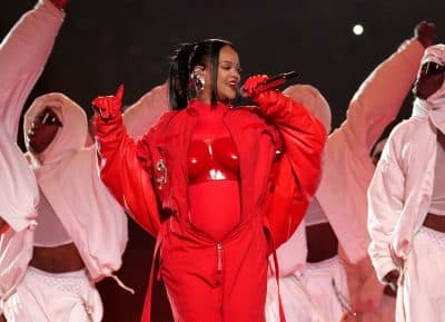 Rihanna revelou que anunciou sua gravidez no Super Bowl por acidente