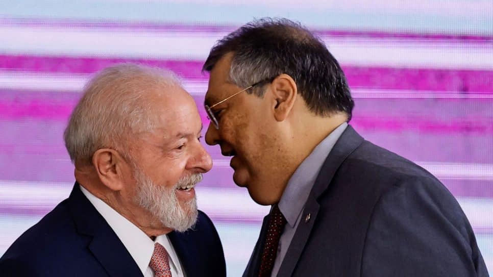 Lula diz a Dino que o Ministro do STF deve expressar seus posicionamentos falando apenas nos registros do processo