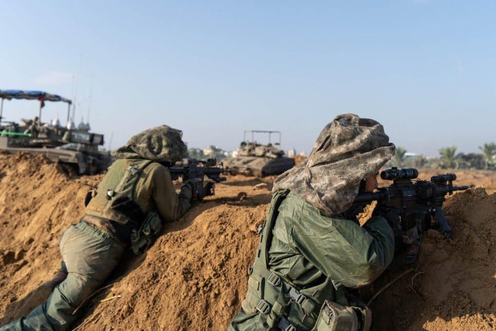 O exército israelense afirma ter controle sobre partes do sul de Gaza