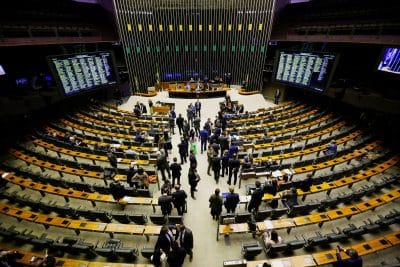 Imagem do post A comissão de deputados dá permissão aos Estados para tomar decisões sobre armas