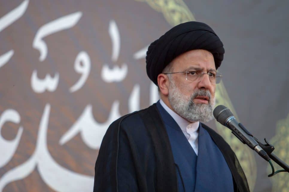 O presidente do Irã acusa Israel de causar explosões e promete que o país “pagará um preço alto”