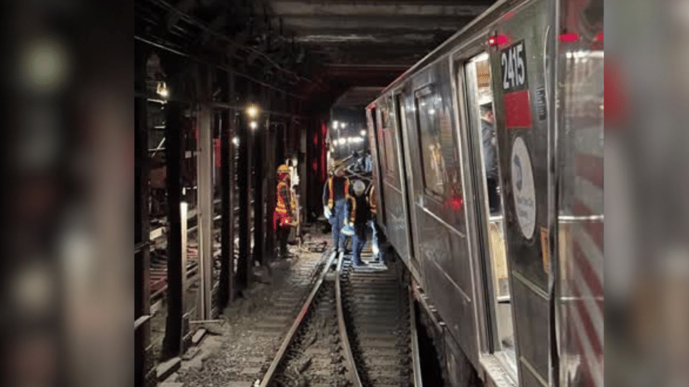O metrô de Nova York sai dos trilhos e machuca pelo menos 26 pessoas