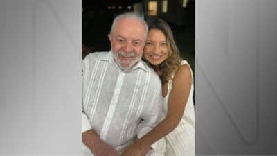 Imagem do post Janja posta imagem com Lula saldando 2024: “Com muito amor e unidade”