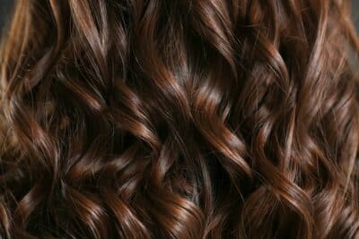 Imagem de destaque do Babyliss Natural: Veja 5 Formas de Fazer Ondas no Cabelo Sem Calor