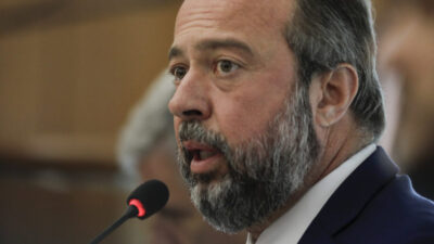 Ministra da Gestão e da Inovação em Serviços Públicos, Esther Dweck; o ministro de Minas e Energia, Alexandre Silveira; o ministro das comunicações, Juscelino Filho; o ministro do Desenvolvimento Agrário e Agricultura Familiar, Paulo Teixeira; e representantes dos ministérios da Defesa e da Ciência, Tecnologia e Inovações assinarão Acordos de Cooperação Técnica (ACTs), no âmbito do Programa de Governança e Modernização das Empresas Estatais – Inova. Participam o Ministério de Minas e Energia (MME) - Empresa Brasileira de Participações em Energia (ENBPar), Indústrias Nucleares do Brasil (INB), Eletronuclear, Nuclebrás Equipamentos Pesados S.A (Nuclep); Ministério das Comunicações (MCOM) - Telecomunicações Brasileiras S.A (Telebrás); Ministério da Ciência, Tecnologia e Inovações (MCTI) - Centro Nacional de Tecnologia Eletrônica Avançada (Ceitec);Ministério da Defesa (MD) - Indústria de Material Bélico do Brasil (IMBEL); Ministério do Desenvolvimento Agrário (MDA) - Banco Nacional de Desenvolvimento Econômico e Social (BNDES), Companhia de Entrepostos e Armazéns Gerais de São Paulo (CEAGESP), Companhia de Armazéns e Silos de Minas Gerais (CEASAMINAS), Companhia Nacional de Abastecimento (CONAB) - Sérgio Lima/Poder360 - 17.dez.2024