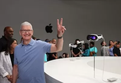 Imagem do texto Tim Cook afirma que a Apple vai lançar uma ‘revolucionária’ Inteligência Artificial geradora em 2024